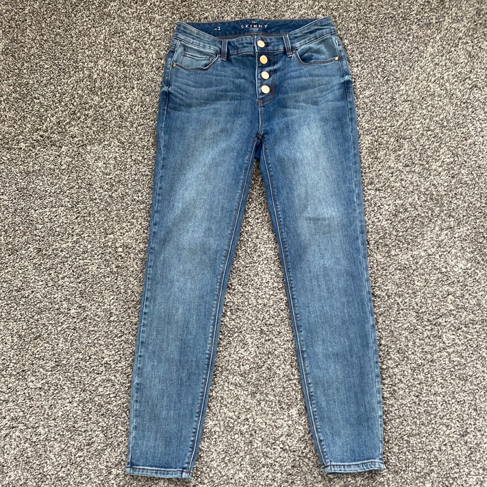 EUC WHBM Medium Wash High Rise Button Skinny Ankle Jeans 2